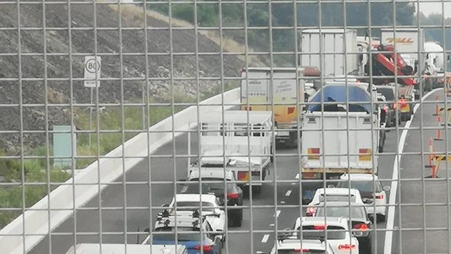 Traffic is crawling along the M1 and Gold Coast Highway, causing public transport delays of up to 30 minutes. Picture: Twitter / Steve Hart