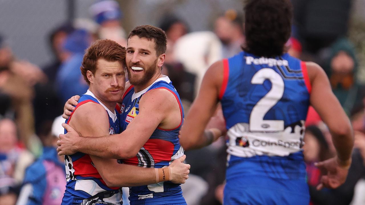 AFL Rd 10 - Western Bulldogs v Adelaide