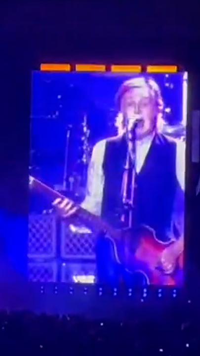 Paul McCartney sings happy birthday for lucky fan during show