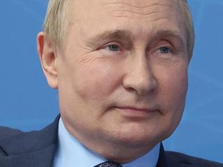 Putin ‘trying to embalm himself’, expert says