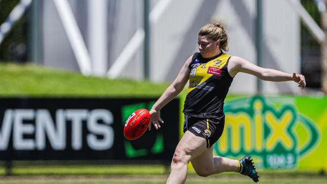 Lucy Northcott had the chance to win the game for Nightcliff after the siren. Picture: Pema Tamang Pakhrin