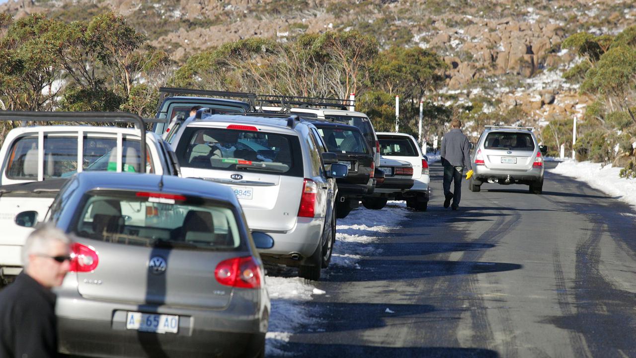 The number of vehicles travelling up kunanyi/Mount Wellington has increased significantly over the past decade, a new report has revealed.