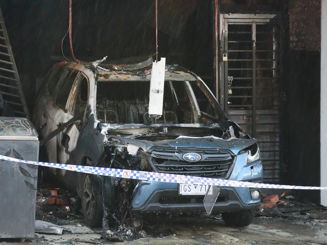 MELBOURNE, AUSTRALIA - NewsWire Photos SEPTEMBER 15, 2024:  A tobacco shop fire bombing in High St, Thornbury. Picture: NewsWire / David Crosling