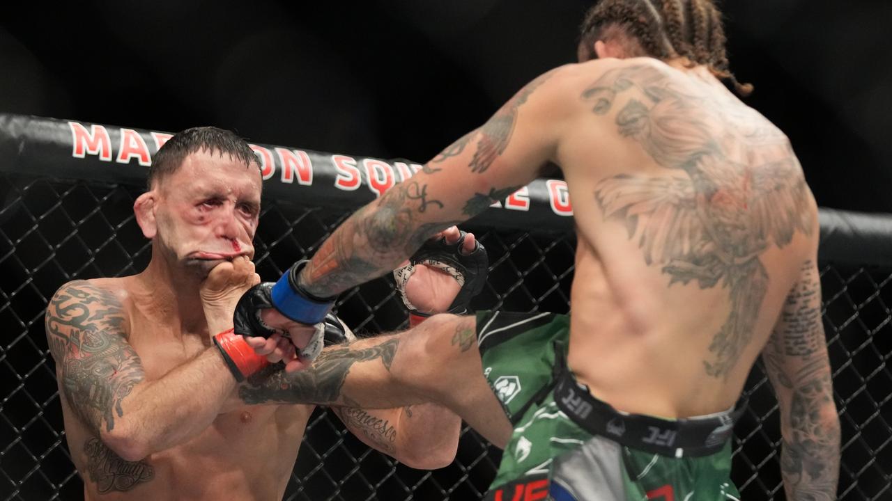 The insane KO that ’destroyed’ UFC icon and created this wild photo