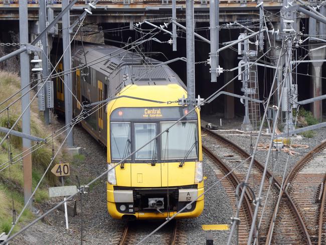 SYDNEY, AUSTRALIA - NewsWire Photos OCTOBER 16, 2024: A train leaving Hornsby train station.Picture: NewsWire / Damian Shaw