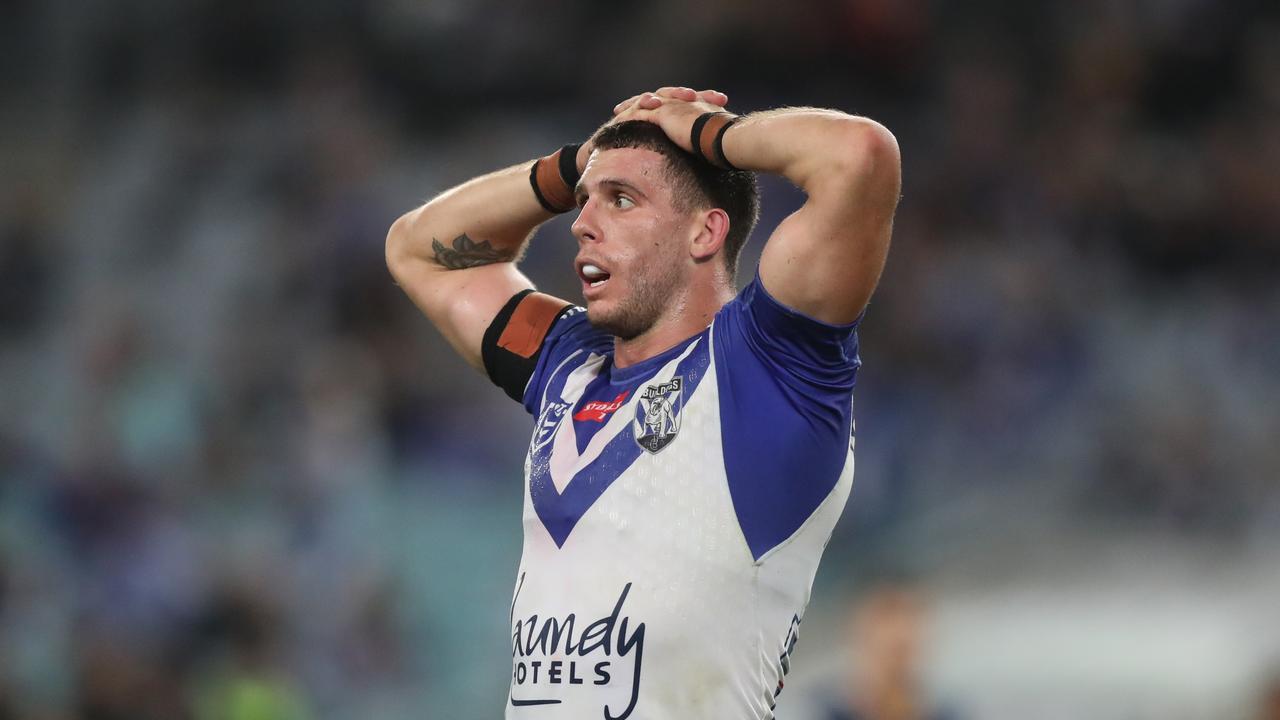 Stuart says Adam Elliott is on his last chance in the NRL at Canberra.