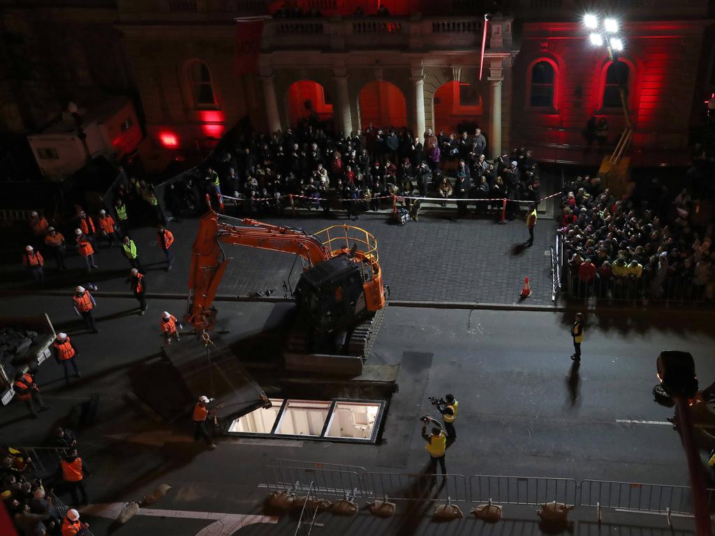 Dark Mofo 2018. Lid starts to go on the chamber with Mike Parr inside. Performance artist Mike Parr enters the chamber he will live in for 72 hours under Macquarie Street Hobart. Picture: NIKKI DAVIS-JONES