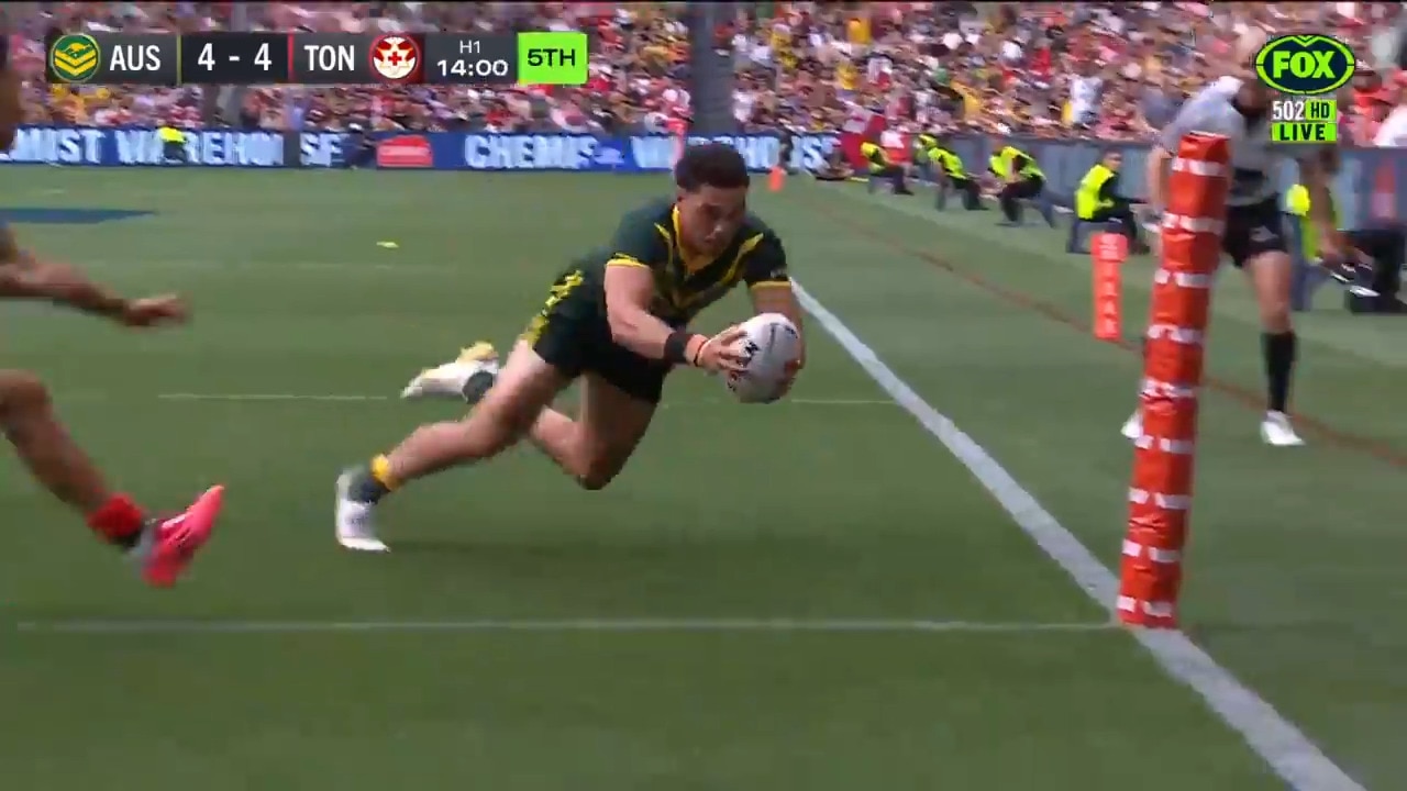 Another try for Australia with support from Hammer to Coates