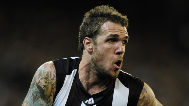 Dane Swan on the burst for Collingwood.