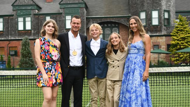 Mia, Lleyton, Cruz, Ava and Bec Hewitt celebrate. Photo by Brian Fluharty/Getty Images for International Tennis Hall of Fame