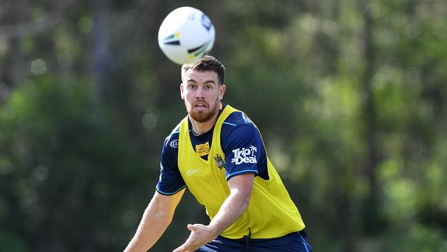 Dallas Wells during a Gold Coast Titans training session on the Gold Coast, Monday, June 11, 2018. (AAP Image/Dave Hunt)