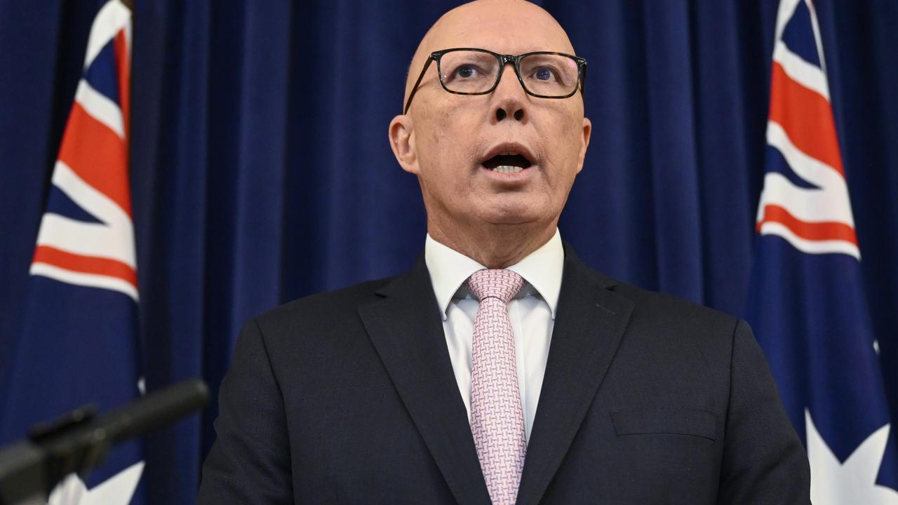 Dutton urges citizenship probe in wake of nurses’ threats to Jews