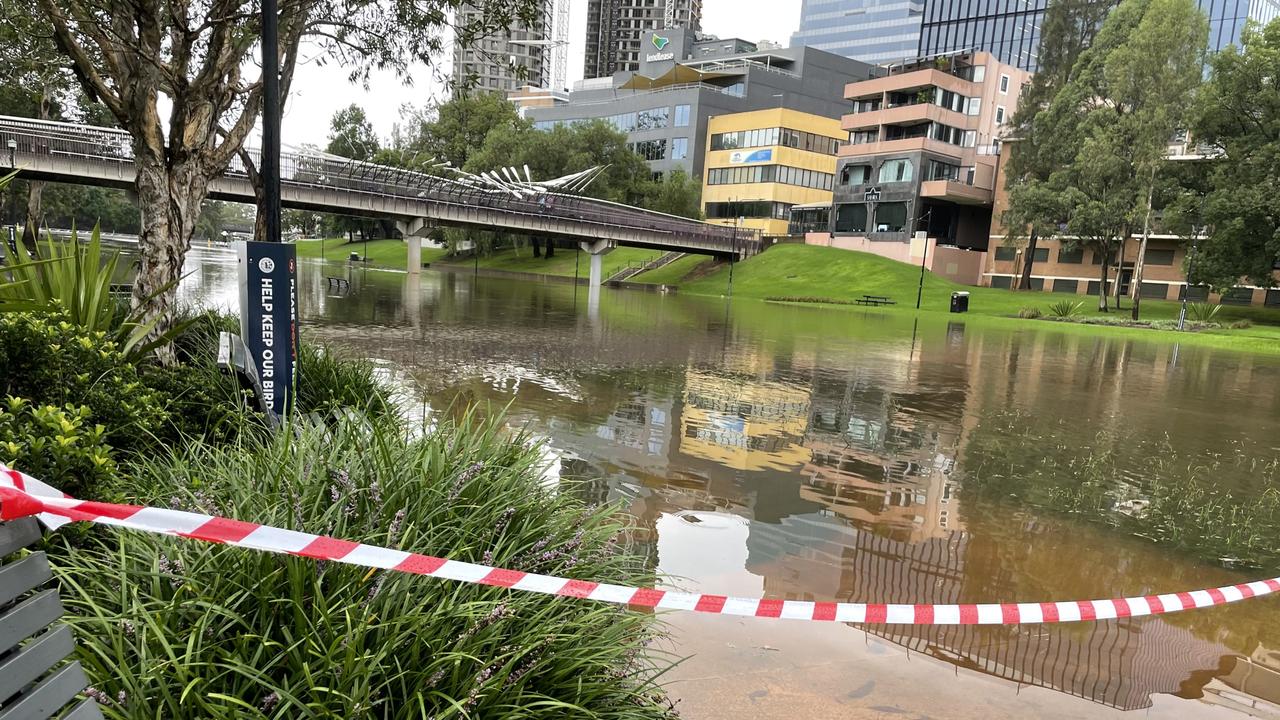 Photo special Rain floods Parramatta during severe Sydney weather