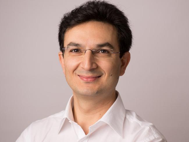 Dr Munjed Al Muderis is a highly respected surgeon who came to Australia as an Iraqi refugee.