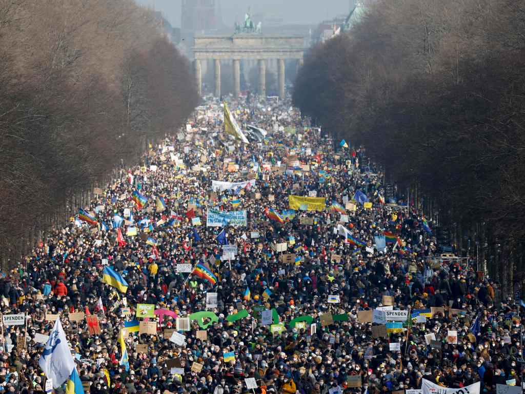 Protesters crowd around the victory column and close to the Brandenburg Gate in Berlin to demonstrate for peace in Ukraine on February 27, 2022. Picture: Odd ANDERSEN / AFP