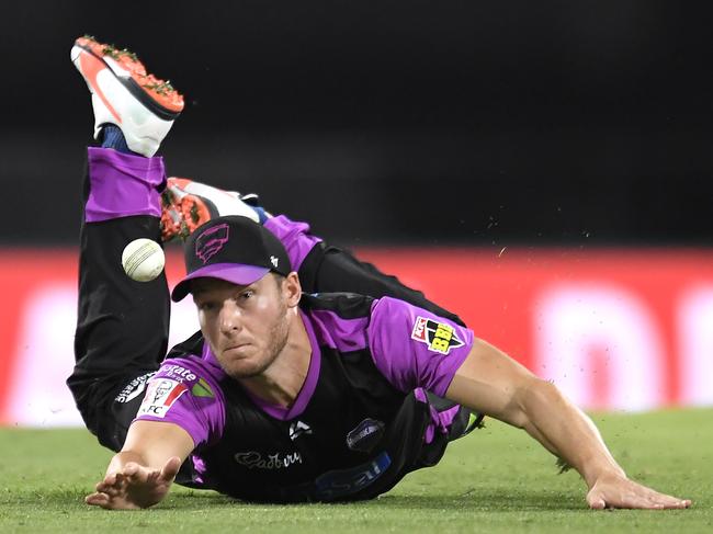 BRISBANE, AUSTRALIA - JANUARY 09: Tom Rogers of the Hurricanes drops a ball during the Big Bash League match between the Brisbane Heat and the Hobart Hurricanes at the Gabba on January 09, 2020 in Brisbane, Australia. (Photo by Albert Perez/Getty Images)