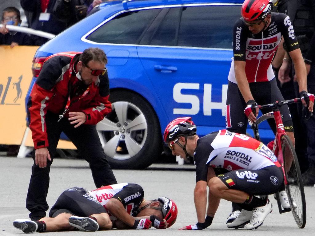 Caleb Ewan’s race is over after breaking his collarbone. (Photo by Christophe Ena - Pool/Getty Images).