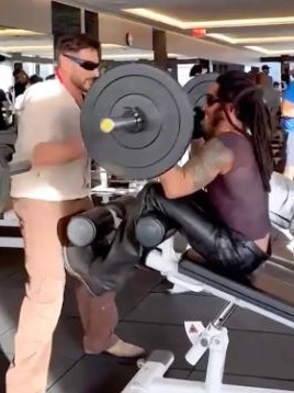 Lenny Kravitz turned heads with his on brand gym outfit. Picture: Instagram / @lennykravitz