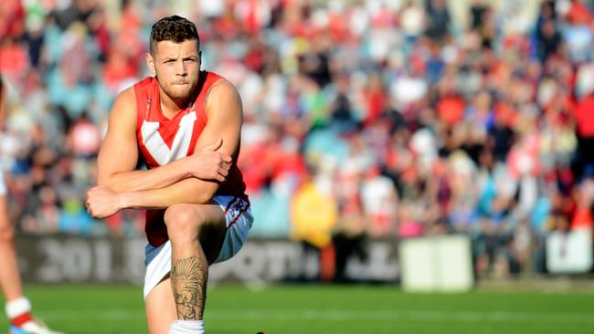 Former North Adelaide spearhead Tom Langford is eyeing off 100 goals in the Adelaide Footy League for Pulteney this season.