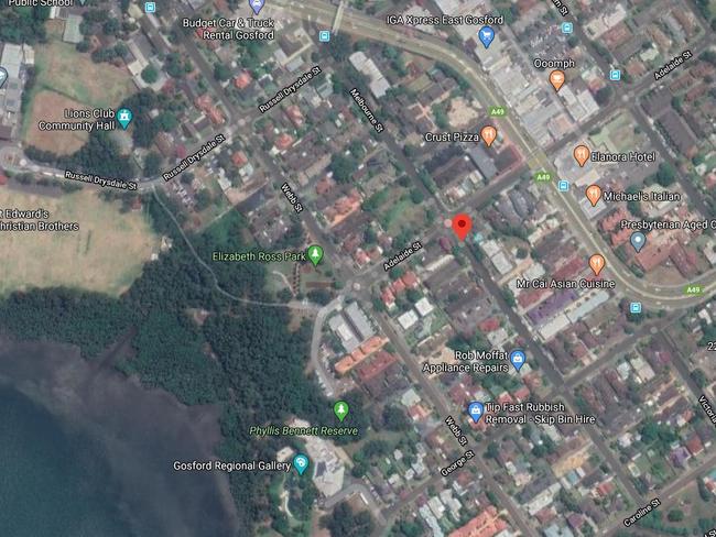 A man was arrested after a three hour stand-off with police at a unit in Melbourne St, East Gosford. Picture: Google