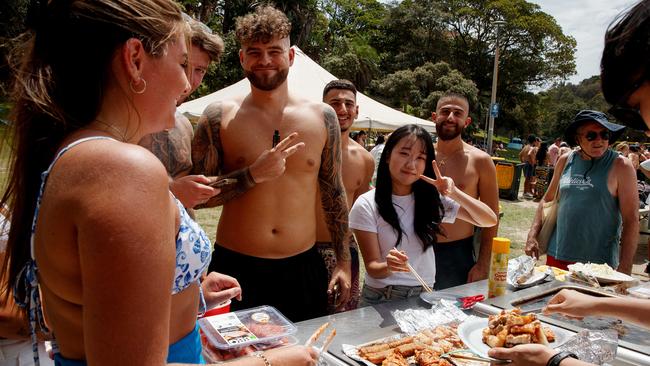 SYDNEY, AUSTRALIA - NewsWire Photos JANUARY 26, 2024: People enjoy Australia Day at Bronte beach. Picture: NCA NewsWire / Nikki Short