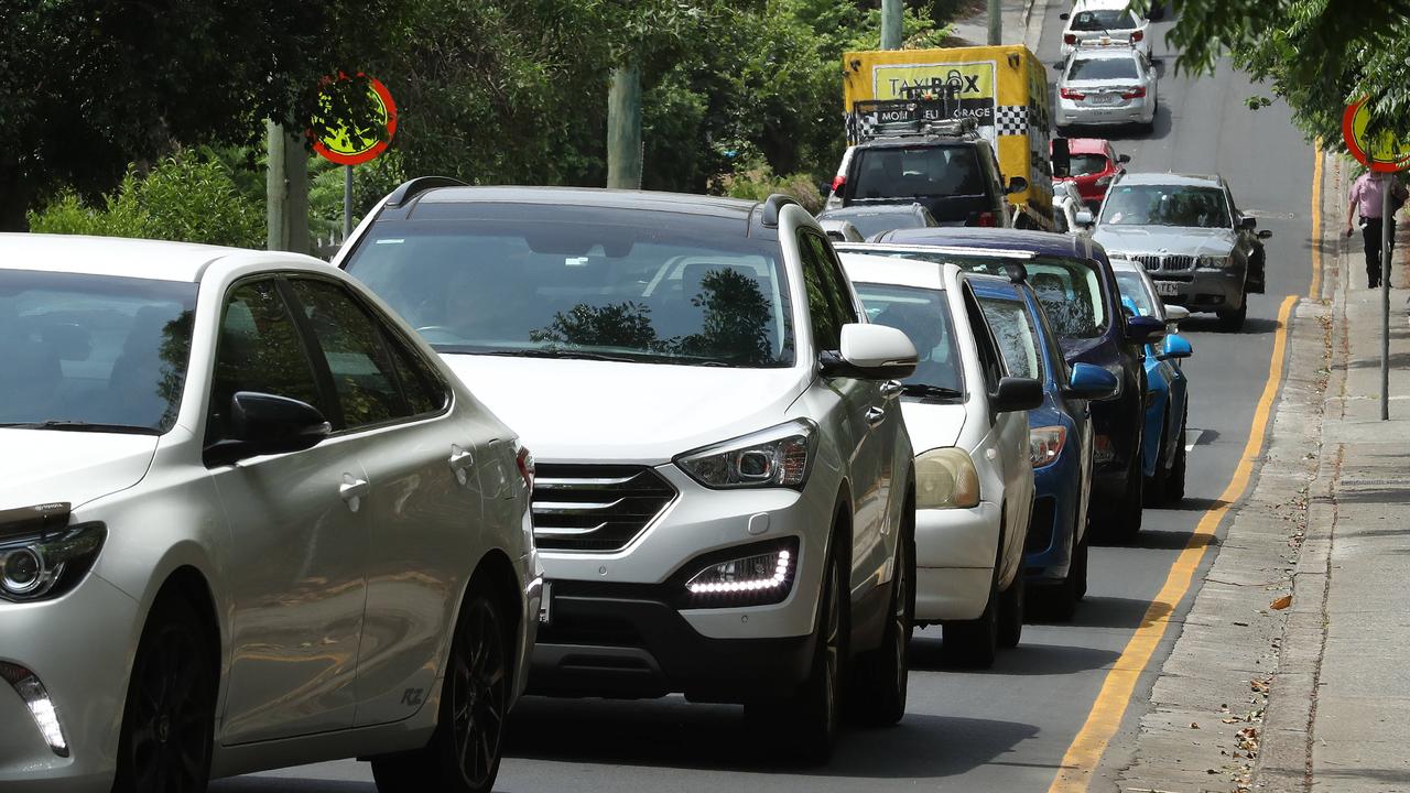 Brisbane traffic: Burst pipe on Coronation Drive causing delays | The ...