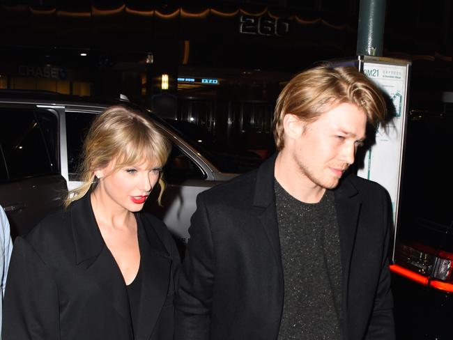 Taylor Swift and Joe Alwyn in New York City. Photo by Robert Kamau/GC Images