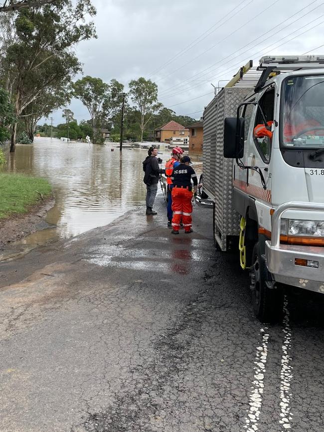 SES crews at the scene. Picture: Simran Gill