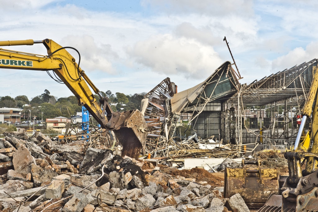 SAWTOOTH GONE: Demolition of Foundry sawtooth shed to make way for new Bunnings building. Picture: Nev Madsen