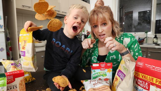 Chloe Jeffers (right) and her son Hamish love healthy food, but she finds many of the health labellings confusing. Picture: Alex Coppel