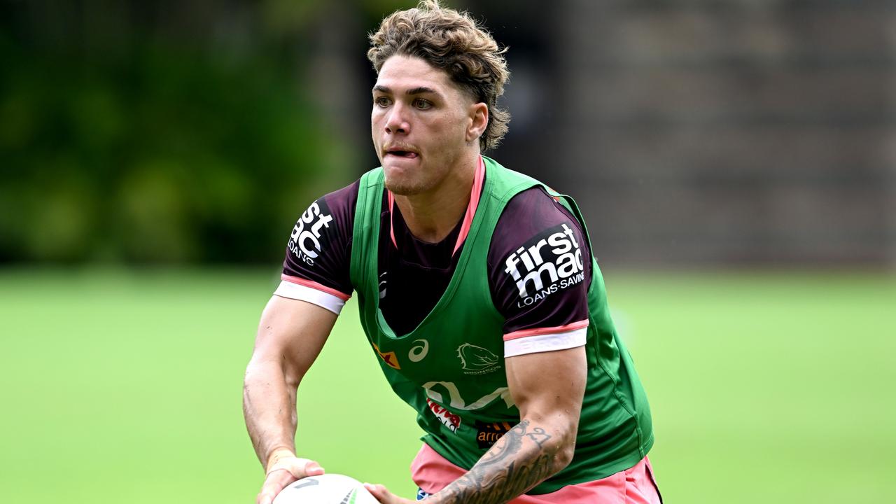 BRISBANE, AUSTRALIA - JANUARY 05: Reece Walsh runs with the ball during a Brisbane Broncos NRL training session at Gilbert Park on January 05, 2023 in Brisbane, Australia. (Photo by Bradley Kanaris/Getty Images)