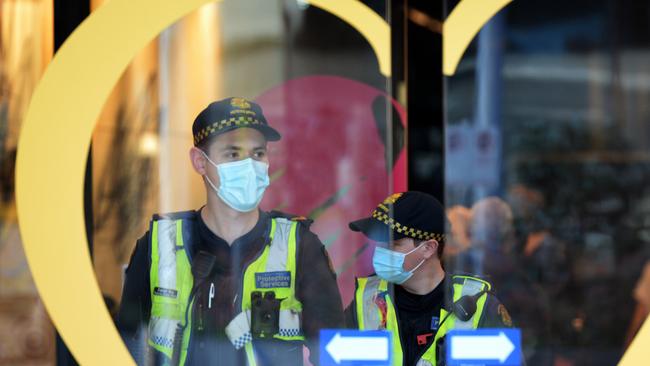 Victoria Police Protective Service Officers at the Novotel South Wharf. Picture: NCA NewsWire / Andrew Henshaw