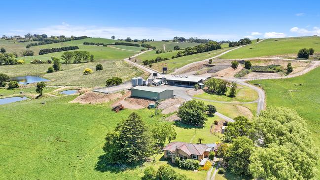 The 300ha Poowong dairy farm comprises mainly deep sandy loams.