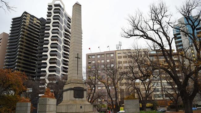 Heritage-listed Boer War memorial in South Melbourne to go into storage ...