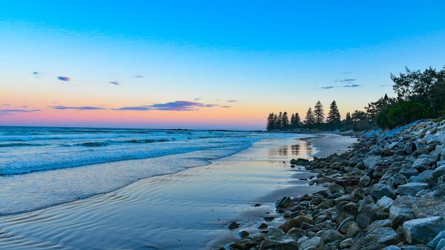 Every week The Daily Examiner features a user submitted photo as its Facebook cover image and Daily Catch-Up image as part of a weekly social media competition. This week’s winning photo which received the most likes and depicted life in the Clarence Valley was this amazing Brooms Head sunset taken by Gabriel Sq.