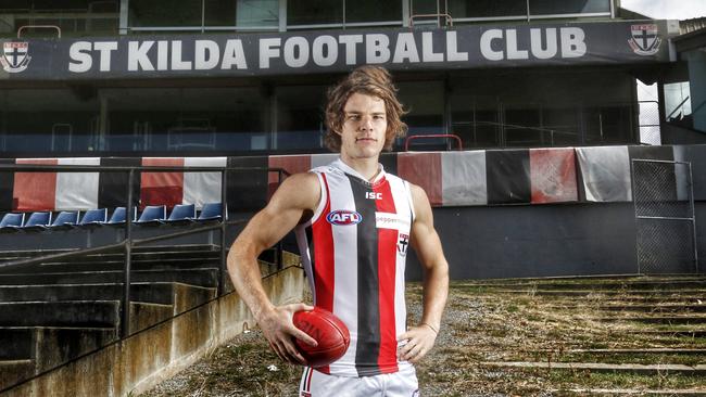 New St Kilda recruit Nathan Freeman at Moorabin Oval, Melbourne. 26th November 2015. Picture: Colleen Petch.