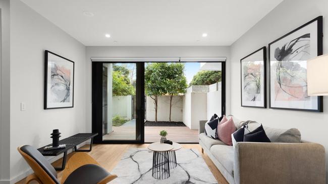 14/112 Mimosa Rd, Carnegie, sold — but after it initially passed in.