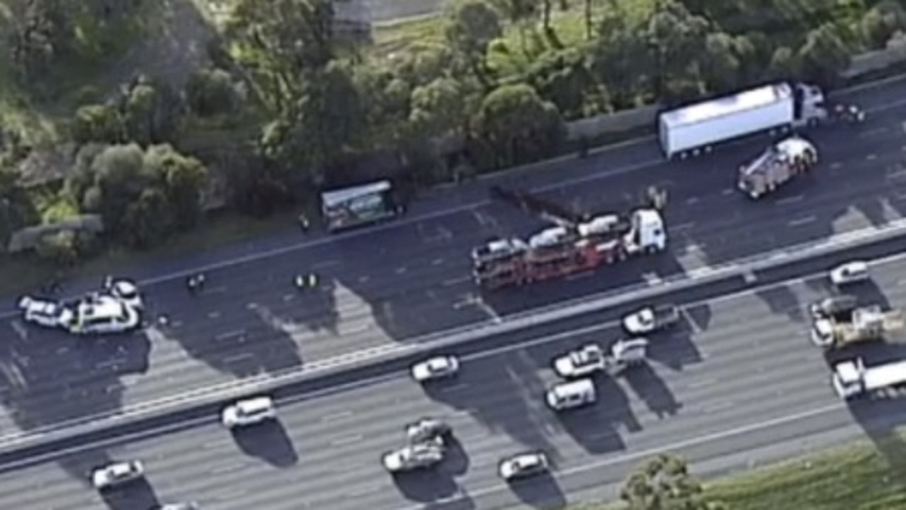 Monash Freeway Crash Truck And Vehicle Collide Near Heatherton Road Au — Australias 6251