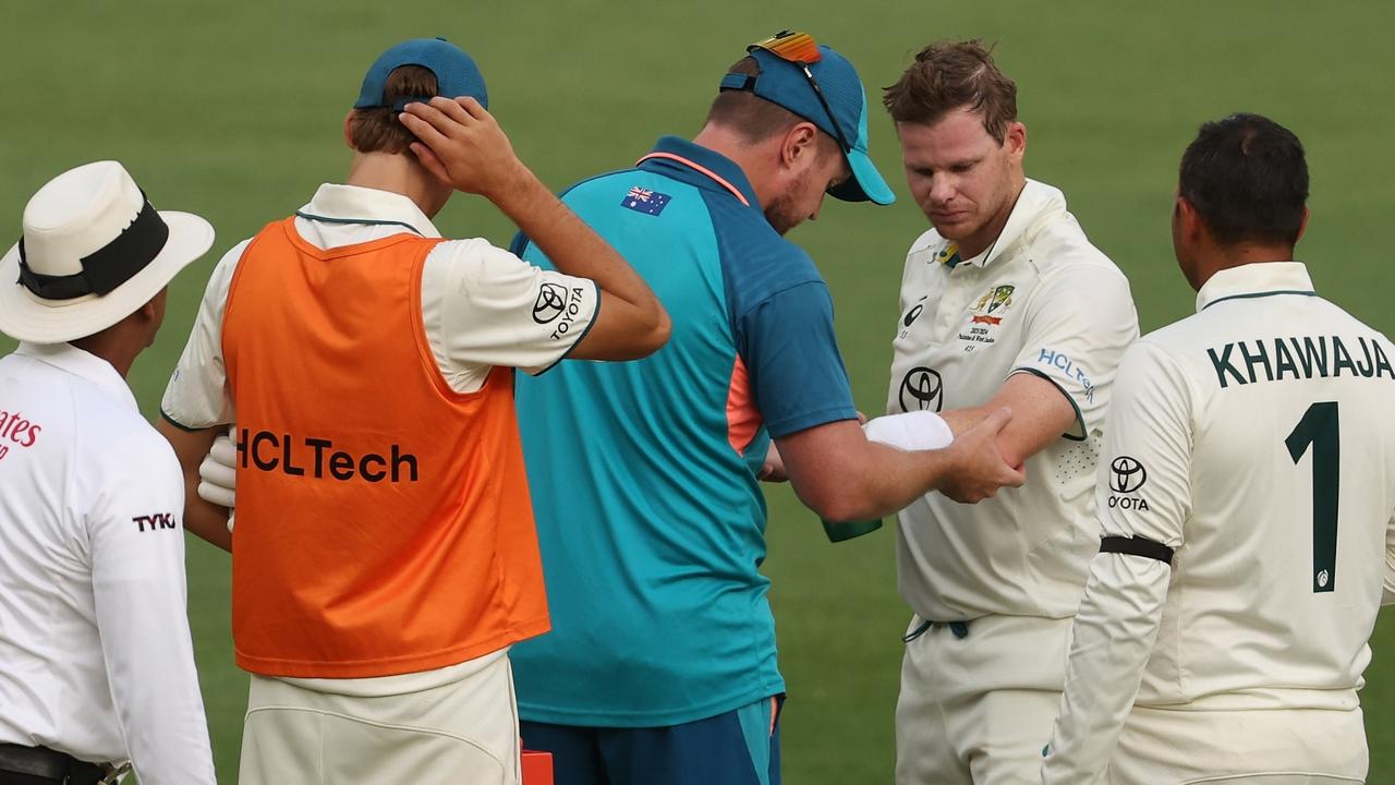 Série de tests Australie vs Pakistan Perth, une fissure sur le terrain du stade de Perth laisse Steve Smith et Marnus Labuschagne blessés