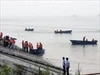 Chinese soldiers set out to rescue passengers on the Yangtze River