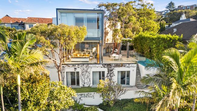 The weekend’s results included a $13.2m-plus post-auction result for the longtime Point Piper home of veteran advertising executive Malcolm Spry and wife Helen.