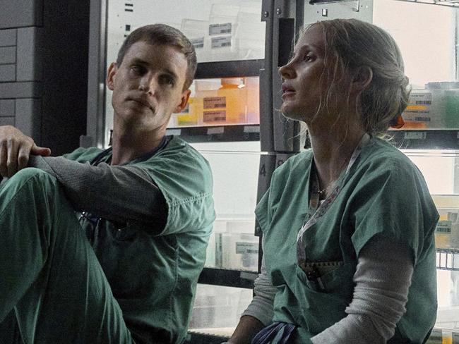 The Good Nurse (2022). Eddie Redmayne and Jessica Chastain. Picture: JoJo Whilden / Netflix
