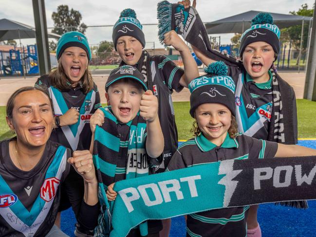 Westport Primary School Power Fans Imogen, Louis, Asher, Brody, and Harlo. Pictured on 10th September 2024. Picture: Ben Clark