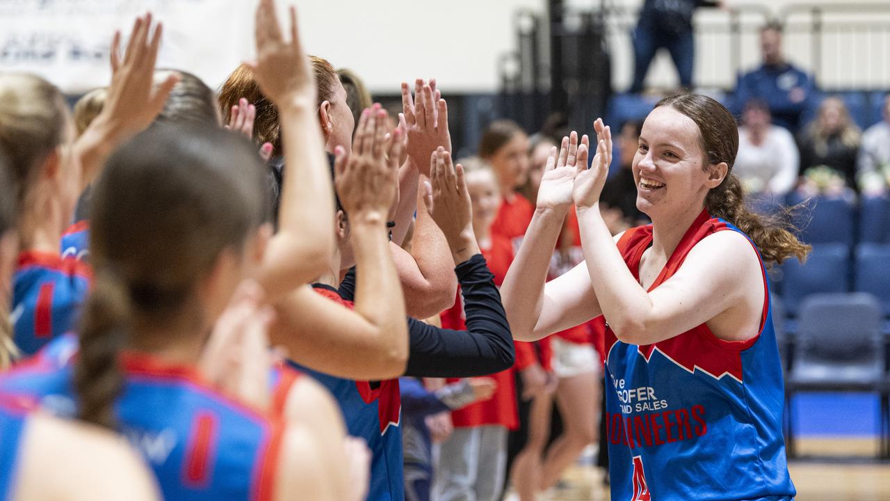 Toowoomba Mountaineers young gun Halle Shipton takes to the court. Picture: Kevin Farmer