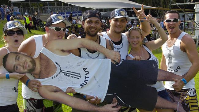 Bass in the Grass Kelsey Johnson, Aaron Rouse, Gerard Toreresi, Duane Spencer, Sharna Waters, Shannon Richardson holding cutout of Josh Richardson.