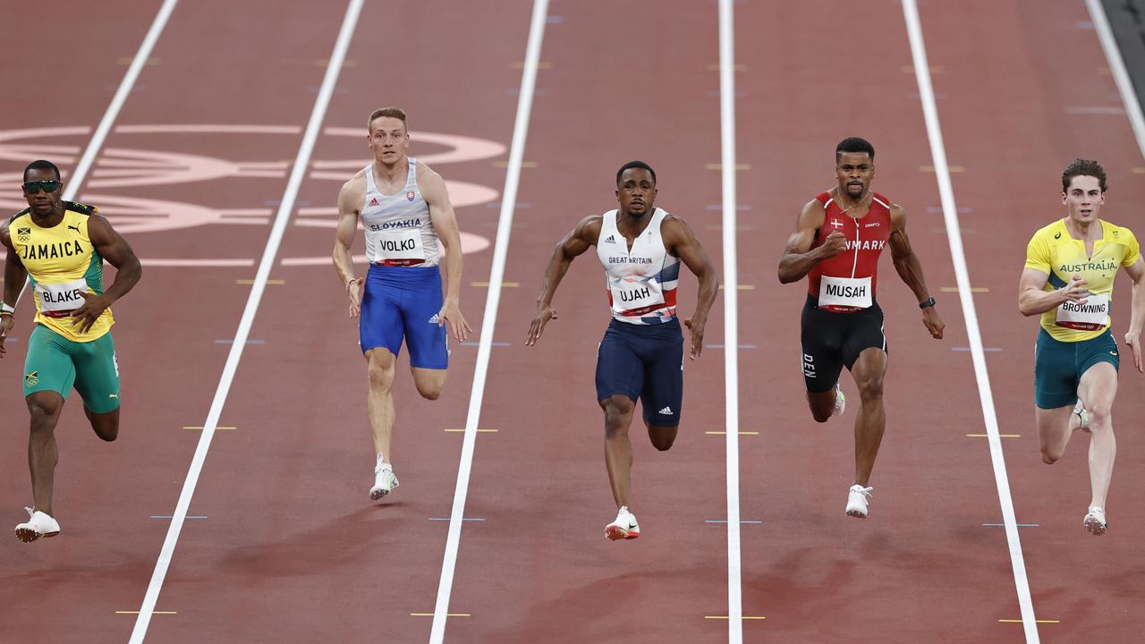 Rohan Browning (right) beat Yohan Blake (left) to qualify sixth fastest for the semi-finals. Picture: Alex Coppel