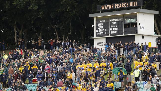 The crowd at the grand final.