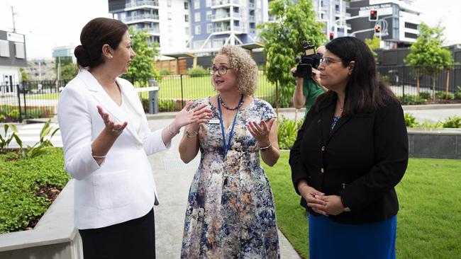 Premier of Queensland Annastacia Palaszczuk, Principal Sharon Barker and Minister for Education of Queensland Grace Grace at the school. (AAP Image/Attila Csaszar)