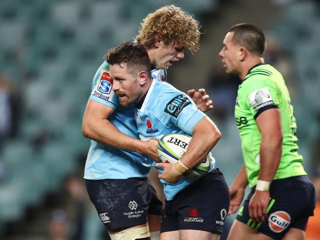 SYDNEY, AUSTRALIA - JULY 21:  Bernard Foley of the Waratahs celebrates with team mates after scoring a try during the Super Rugby Qualifying match between the Waratahs and the Highlanders at Allianz Stadium on July 21, 2018 in Sydney, Australia.  (Photo by Brendon Thorne/Getty Images)