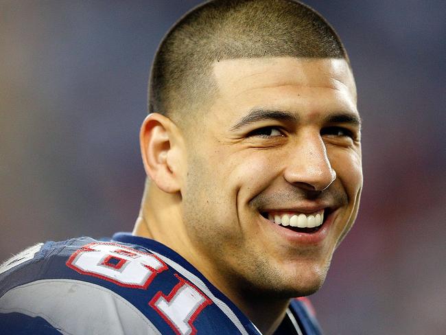 NFL player Aaron Hernandez came out to his mother as gay before his suicide  - LGBTQ Nation